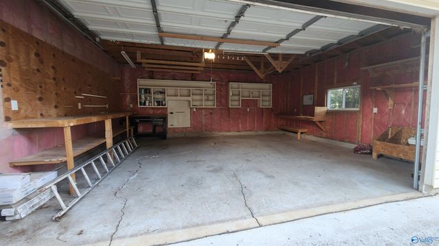 11402 SE Hillwood Drive, Huntsville, AL 35803
