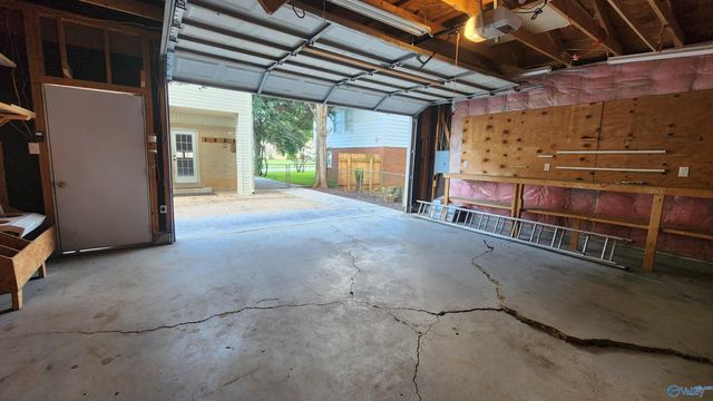 11402 SE Hillwood Drive, Huntsville, AL 35803