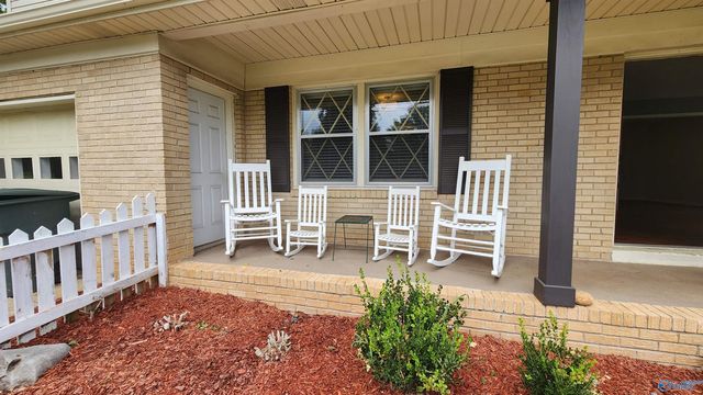 11402 SE Hillwood Drive, Huntsville, AL 35803