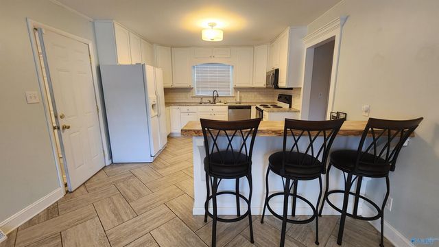11402 SE Hillwood Drive, Huntsville, AL 35803