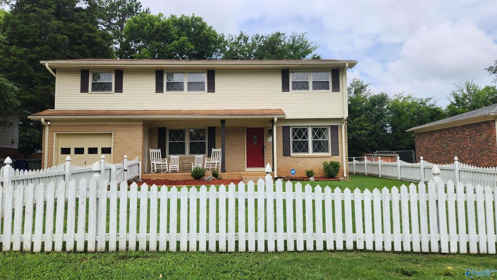11402 SE Hillwood Drive, Huntsville, AL 35803
