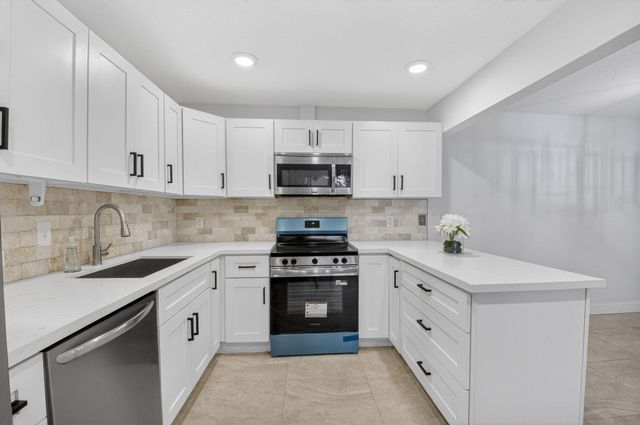 717 NW 29th Avenue B, Delray Beach, FL 33445