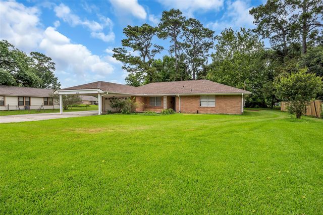 205 N 8th Street, Highlands, TX 77562