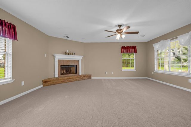 205 N 8th Street, Highlands, TX 77562