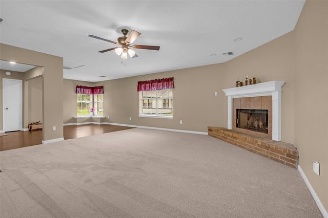 205 N 8th Street, Highlands, TX 77562