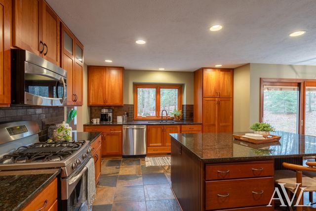 6250 Cannon Highlands Drive NE, Belmont, MI 49306