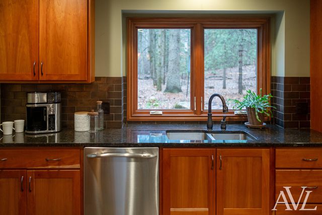 6250 Cannon Highlands Drive NE, Belmont, MI 49306