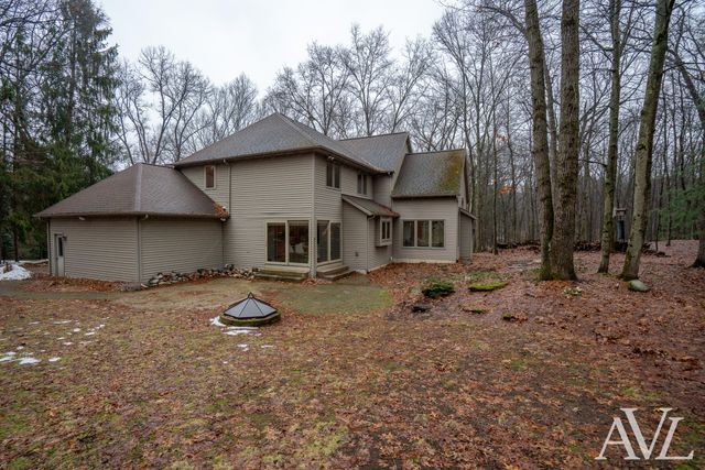 6250 Cannon Highlands Drive NE, Belmont, MI 49306