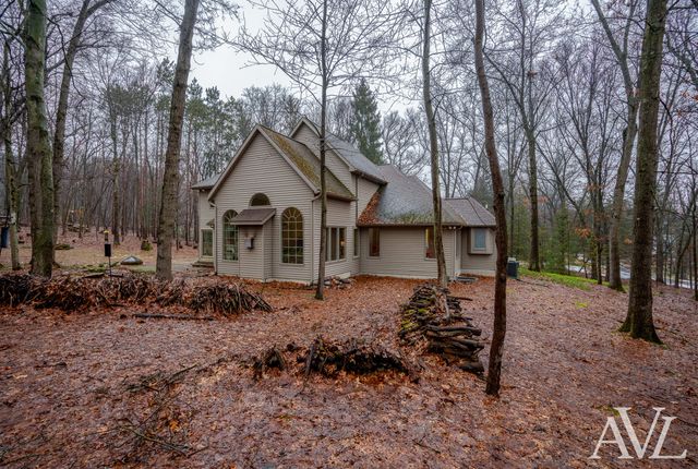 6250 Cannon Highlands Drive NE, Belmont, MI 49306