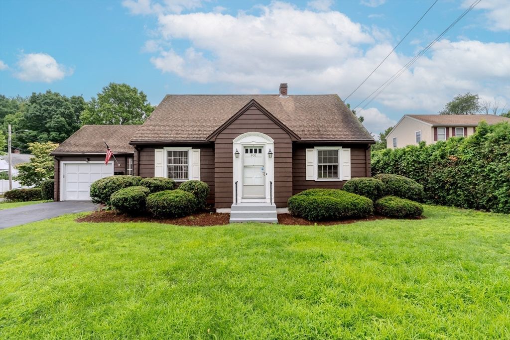 408 Varnum Ave, Lowell, MA 01854
