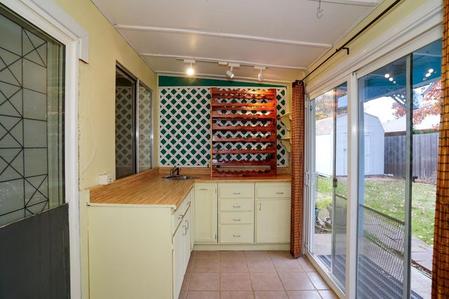 9699 Rudway Ct, Sacramento, CA 95827