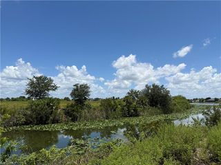 2113 NE 10th PL, Cape Coral, FL 33909