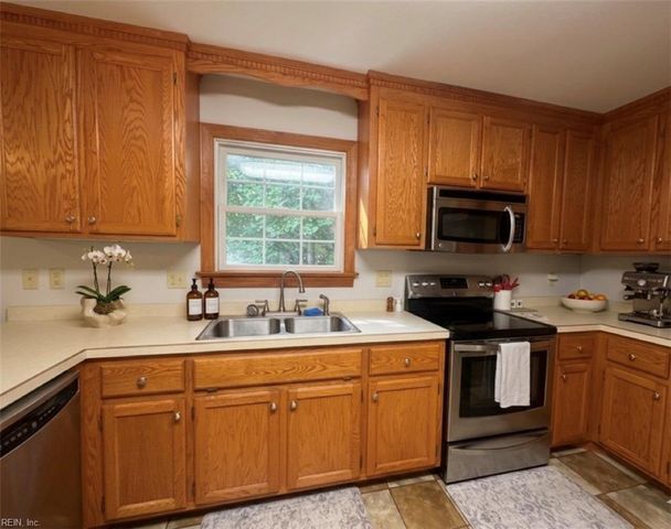 8811 Chipsin PATH, Gloucester, VA 23061