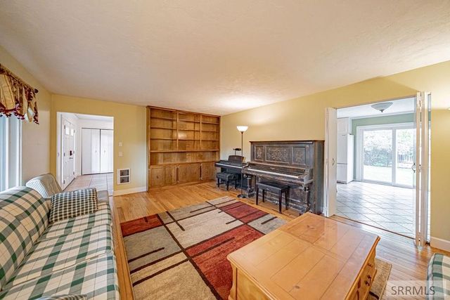 2325 Balboa Drive, Idaho Falls, ID 83404