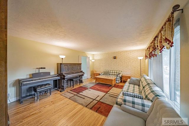 2325 Balboa Drive, Idaho Falls, ID 83404