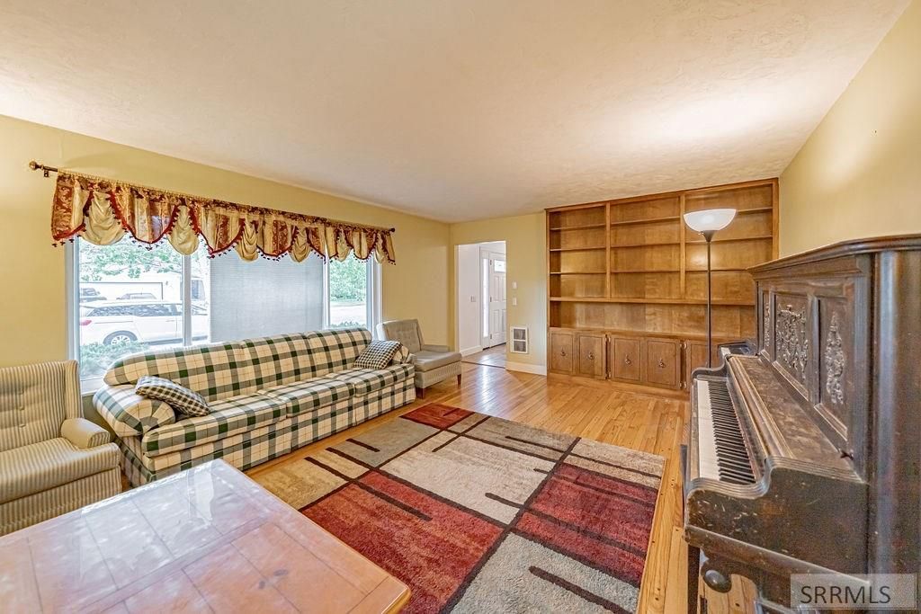 Image 9 of property listing at 2325 Balboa Drive, Idaho Falls, ID 83404