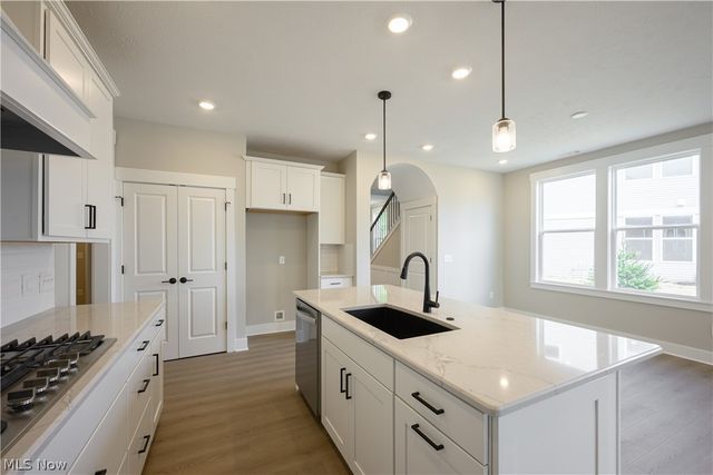 769 Rock Harbor, Avon Lake, OH 44012