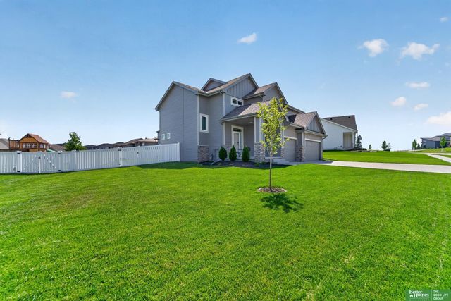 21819 G Street, Elkhorn, NE 68022
