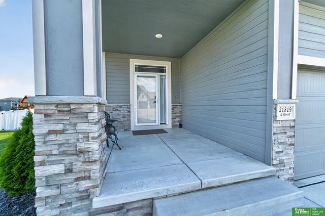 21819 G Street, Elkhorn, NE 68022