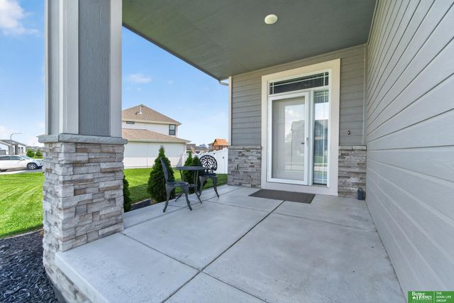 21819 G Street, Elkhorn, NE 68022