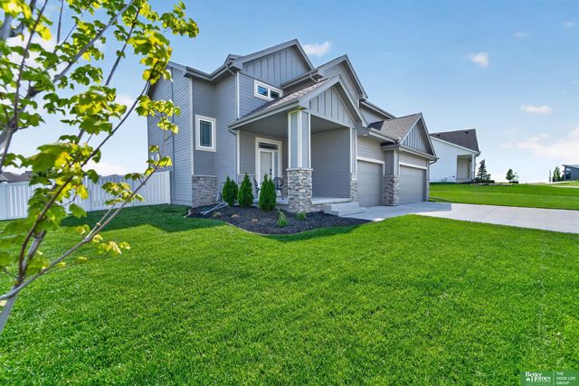 21819 G Street, Elkhorn, NE 68022