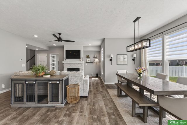 21819 G Street, Elkhorn, NE 68022