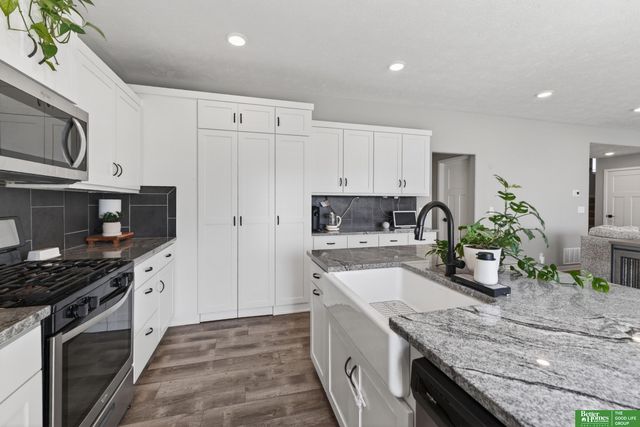 21819 G Street, Elkhorn, NE 68022