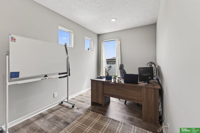 21819 G Street, Elkhorn, NE 68022