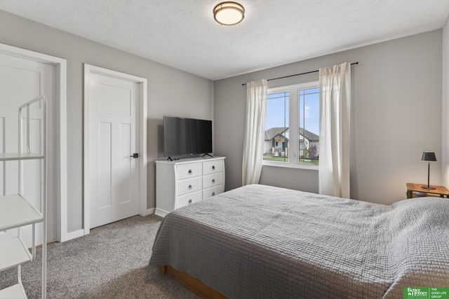 21819 G Street, Elkhorn, NE 68022