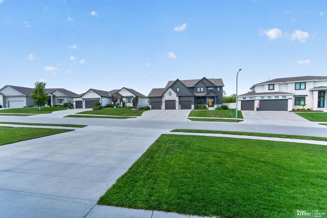 21819 G Street, Elkhorn, NE 68022