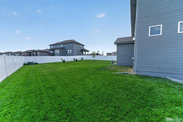 21819 G Street, Elkhorn, NE 68022