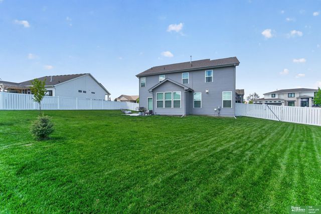 21819 G Street, Elkhorn, NE 68022