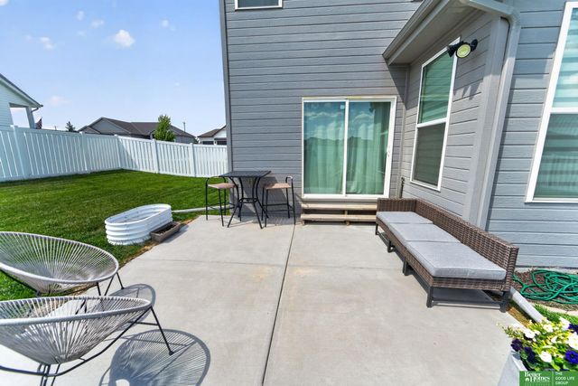 21819 G Street, Elkhorn, NE 68022