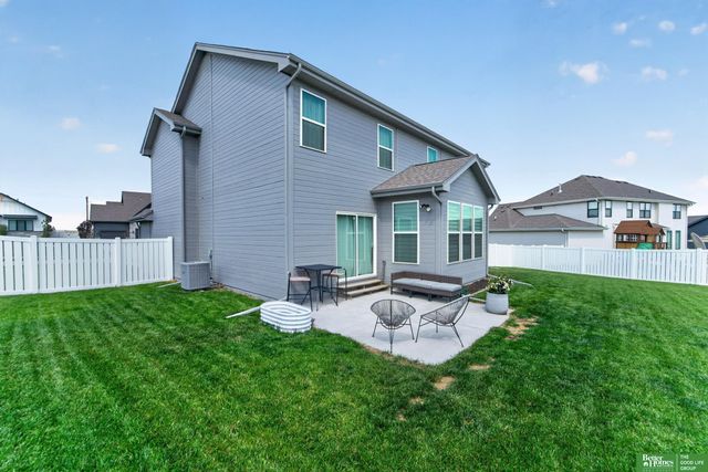 21819 G Street, Elkhorn, NE 68022