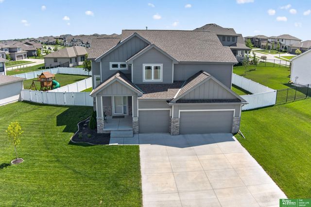 21819 G Street, Elkhorn, NE 68022
