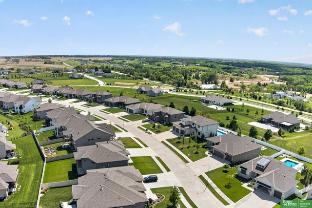 21819 G Street, Elkhorn, NE 68022