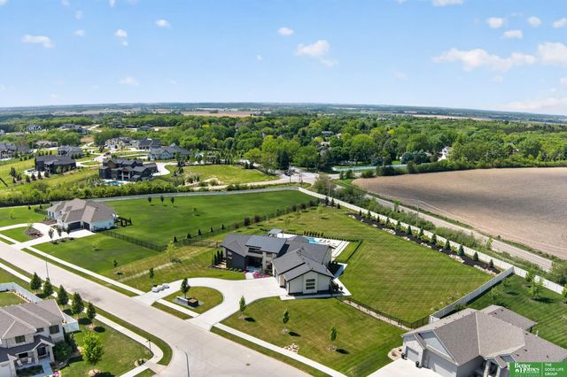21819 G Street, Elkhorn, NE 68022