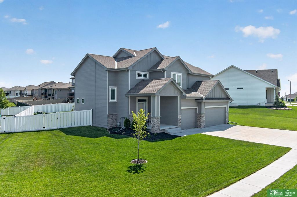 21819 G Street, Elkhorn, NE 68022