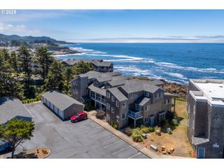 1113 N HIGHWAY 101 9, Depoe Bay, OR 97341