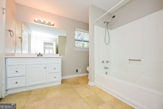 1357 Diplomat Drive, Riverdale, GA 30296