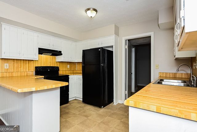 1357 Diplomat Drive, Riverdale, GA 30296