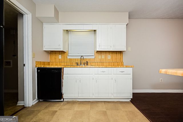 1357 Diplomat Drive, Riverdale, GA 30296