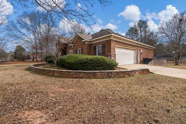 185 Belfair Drive, Ellerslie, GA 31807