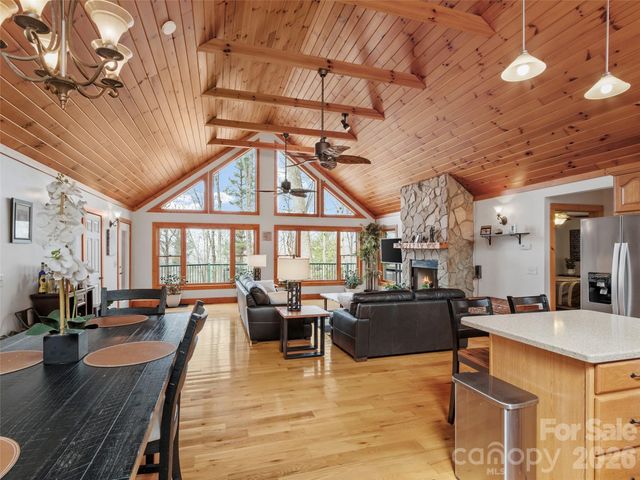 462 Little Mountain Road, Bakersville, NC 28705
