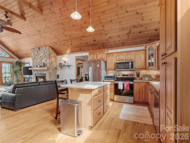 462 Little Mountain Road, Bakersville, NC 28705