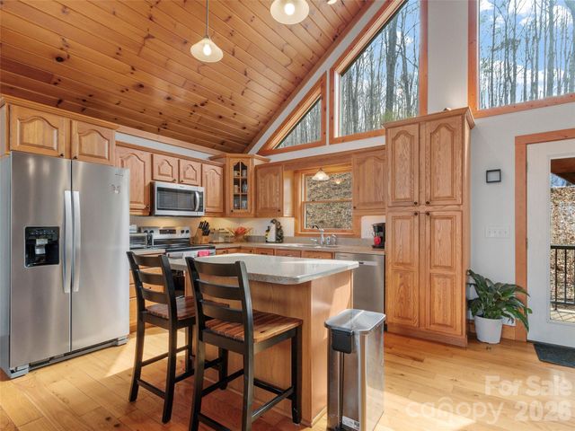 462 Little Mountain Road, Bakersville, NC 28705
