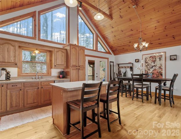 462 Little Mountain Road, Bakersville, NC 28705