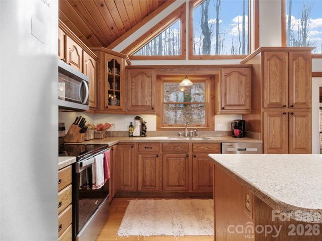 462 Little Mountain Road, Bakersville, NC 28705
