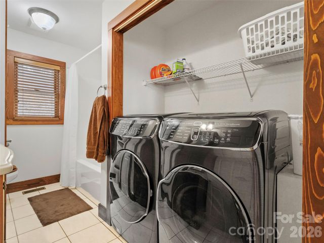 462 Little Mountain Road, Bakersville, NC 28705
