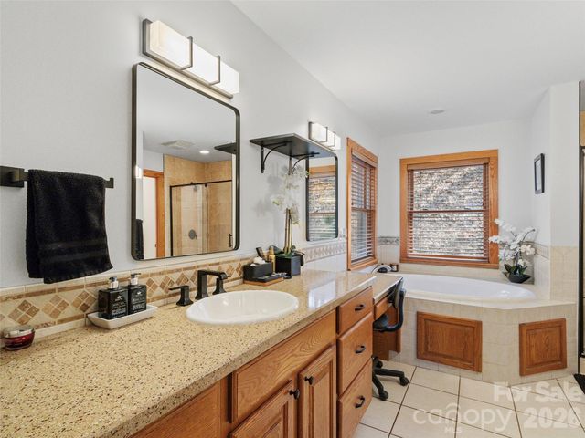 462 Little Mountain Road, Bakersville, NC 28705